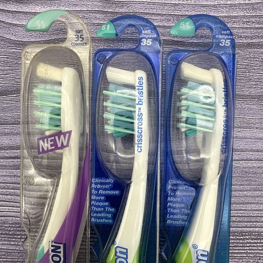 3 LOT Oral-B CrossAction Pro-Health Soft Compact 35 SOFT Toothbrush NOS 2009 VTG